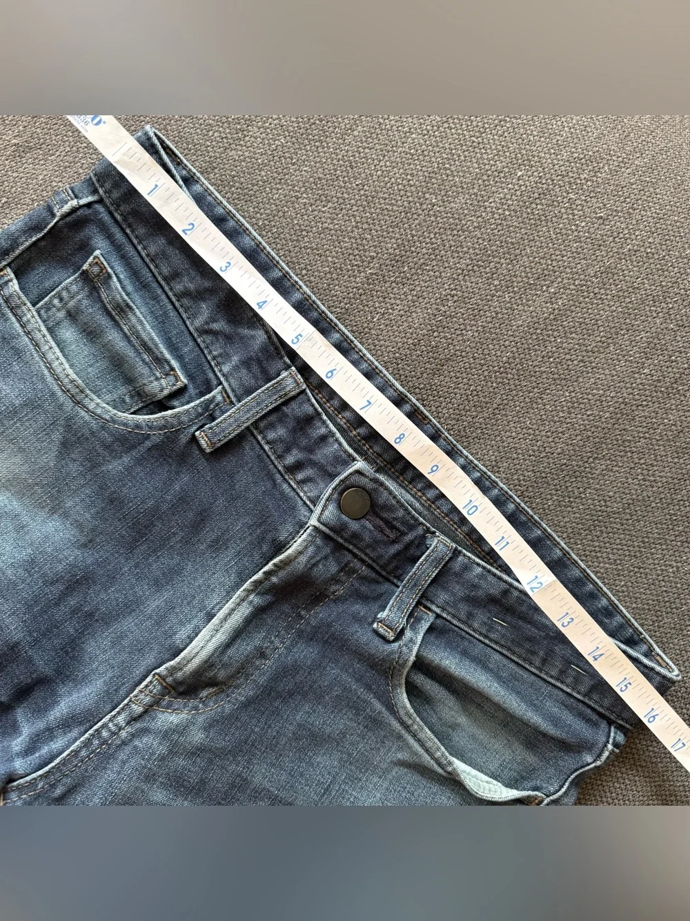 Men’s Uniqlo Skinny Fit Tapered Low Rise Jeans